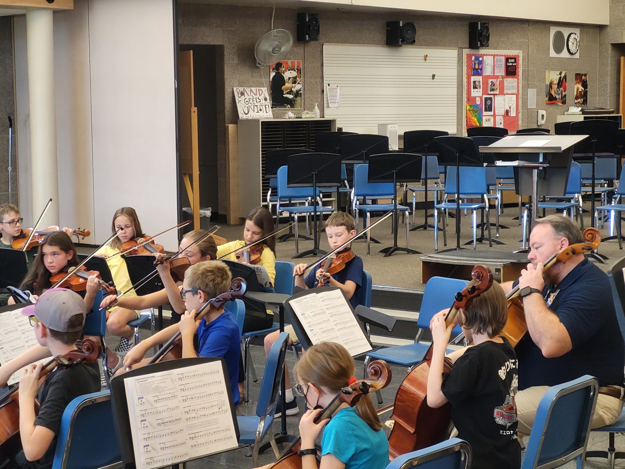 Lee playing viola, August 2022